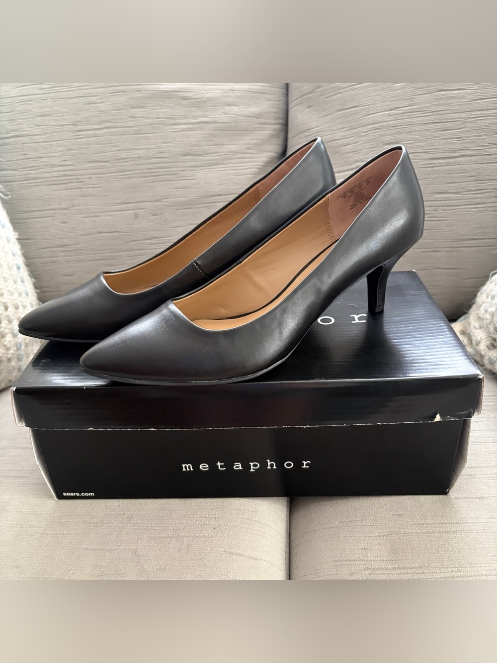 Metaphor Black Pointed-Toe Kitten Heel Pumps Size 8 M